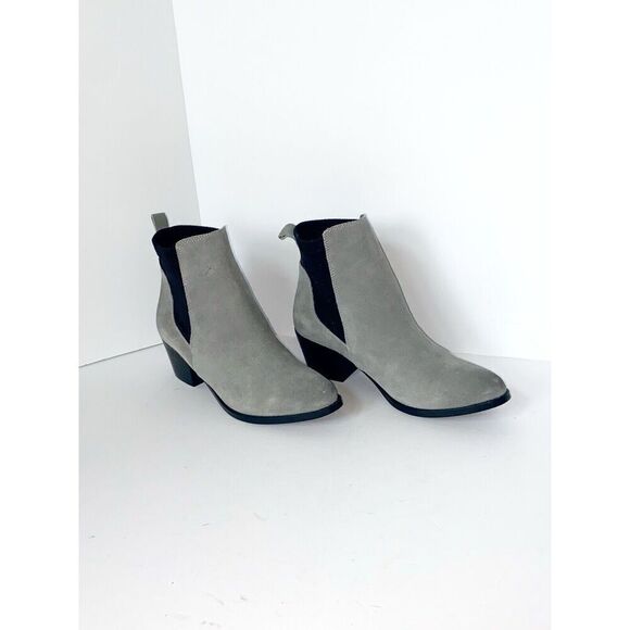 Very Volatile Chelsea Ankle Boots Suede Leather Pull On Bootie Gray Pointed 8.5 - Picture 6 of 15